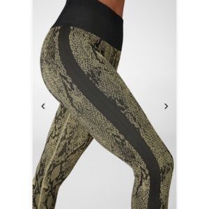 Fabletics High-Waisted Seamless Snakeskin 7/8
